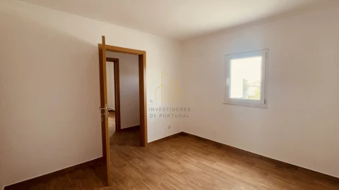 Moradia T3 para Venda em Santiago Maior