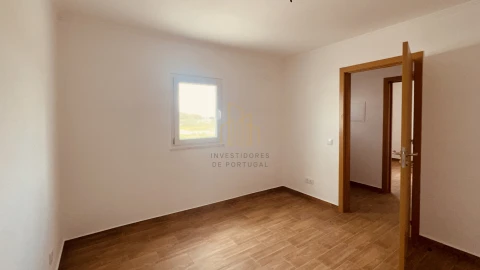 Moradia T3 para Venda em Santiago Maior