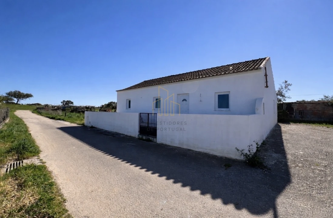 Moradia T3 para Venda em Santiago Maior Foto 1