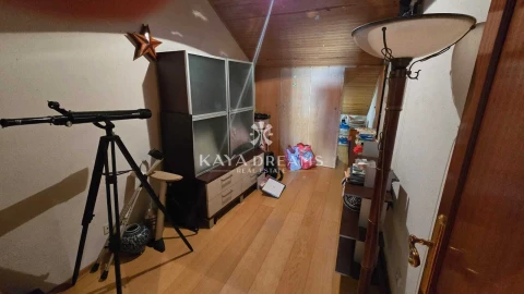 Prédio para Venda em Camarate, Unhos e Apelação