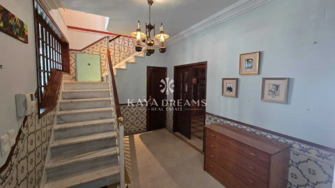 Prédio para Venda em Camarate, Unhos e Apelação