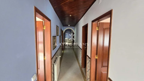 Prédio para Venda em Camarate, Unhos e Apelação