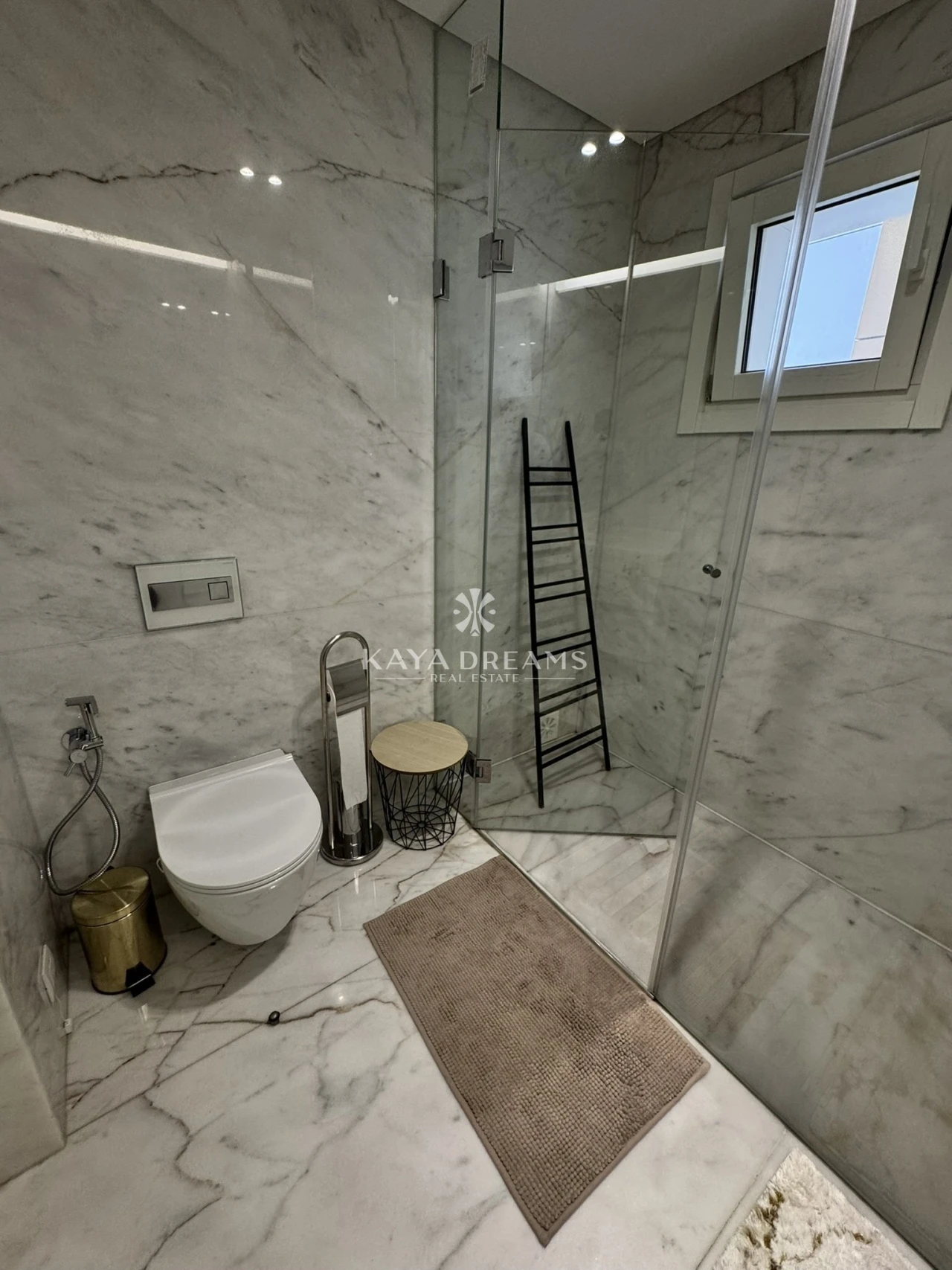 Apartamento T5 para Venda em Pontinha e Famões Foto 12