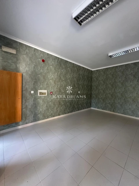 Loja para Venda em Ramada e Caneças