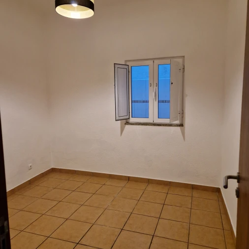 Apartamento T2 para Venda em Sé e São Lourenço Foto 8