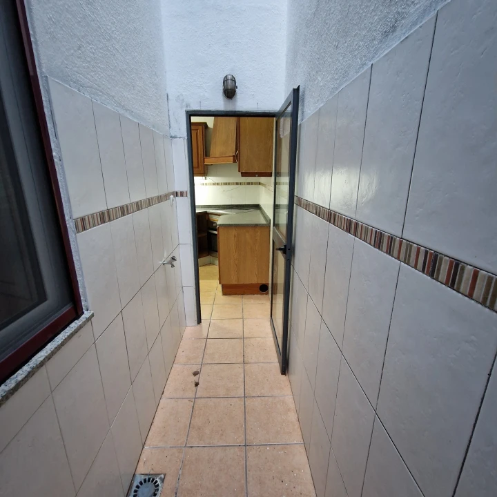 Apartamento T2 para Venda em Sé e São Lourenço Foto 12