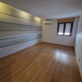 Apartamento T2 para Venda em Sé e São Lourenço