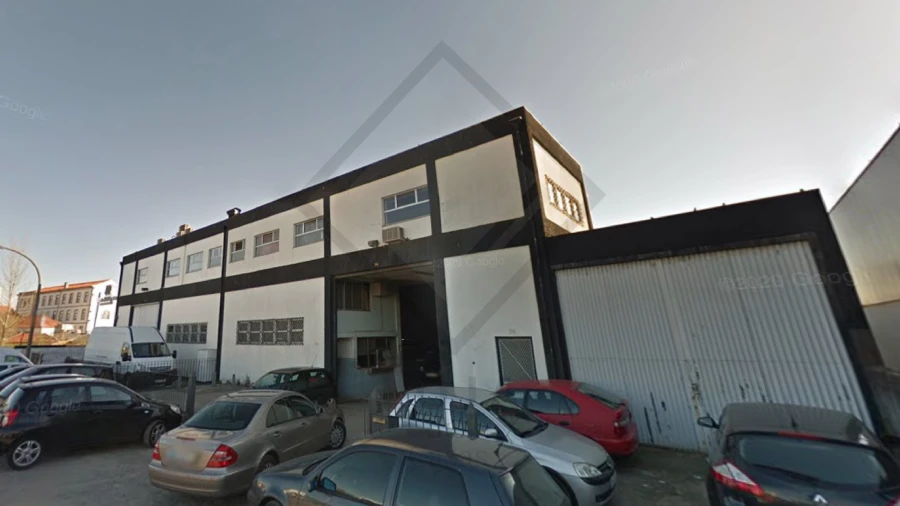 Armazém para Venda em Campanhã