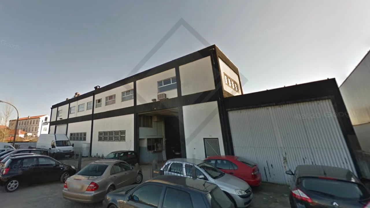 Armazém para Venda em Campanhã Foto 1