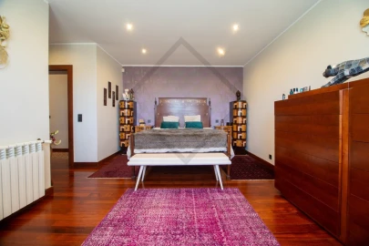 Moradia T4 para Venda em Modivas