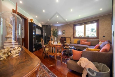 Moradia T4 para Venda em Modivas