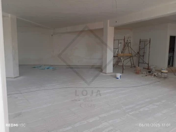 Loja para Venda em Cidade da Maia
