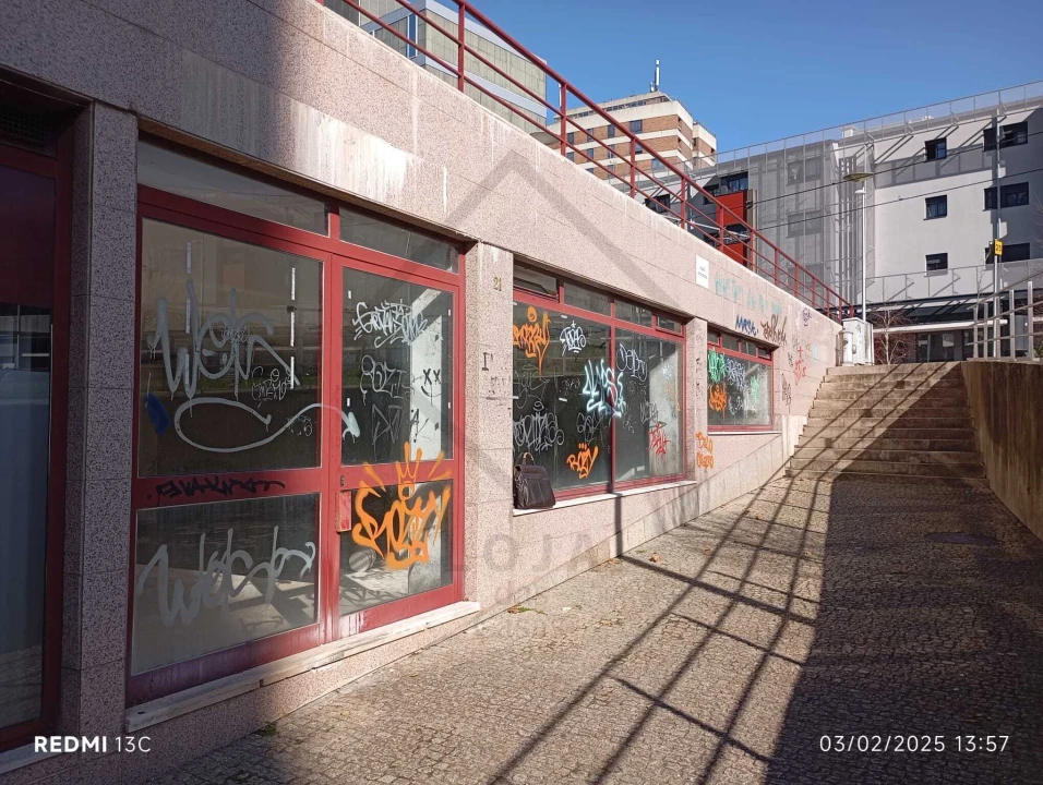 Loja para Venda em Cidade da Maia Foto 4