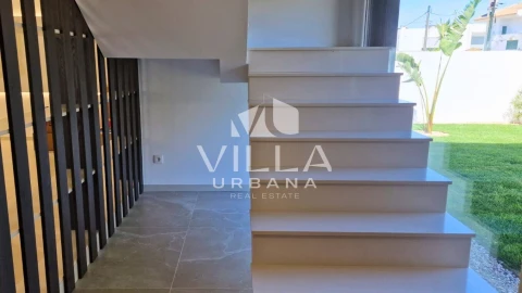 Moradia T3 para Venda em Charneca de Caparica e Sobreda