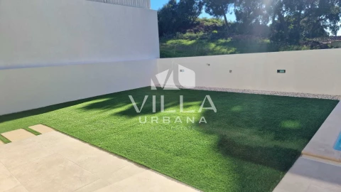 Moradia T4 para Venda em Charneca de Caparica e Sobreda