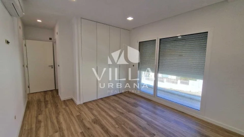 Moradia T4 para Venda em Charneca de Caparica e Sobreda
