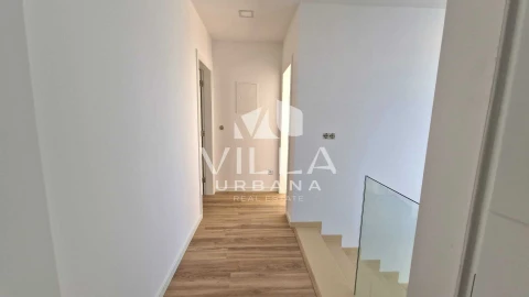 Moradia T4 para Venda em Charneca de Caparica e Sobreda