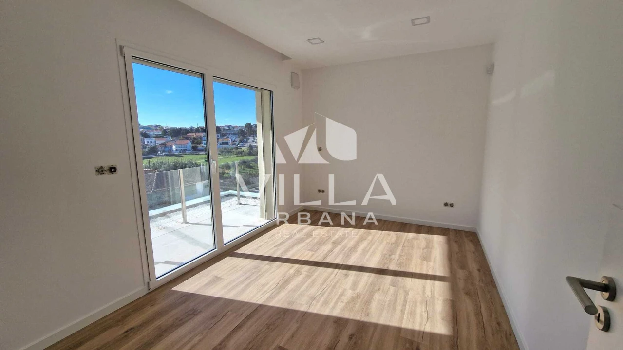 Moradia T4 para Venda em Charneca de Caparica e Sobreda Foto 11