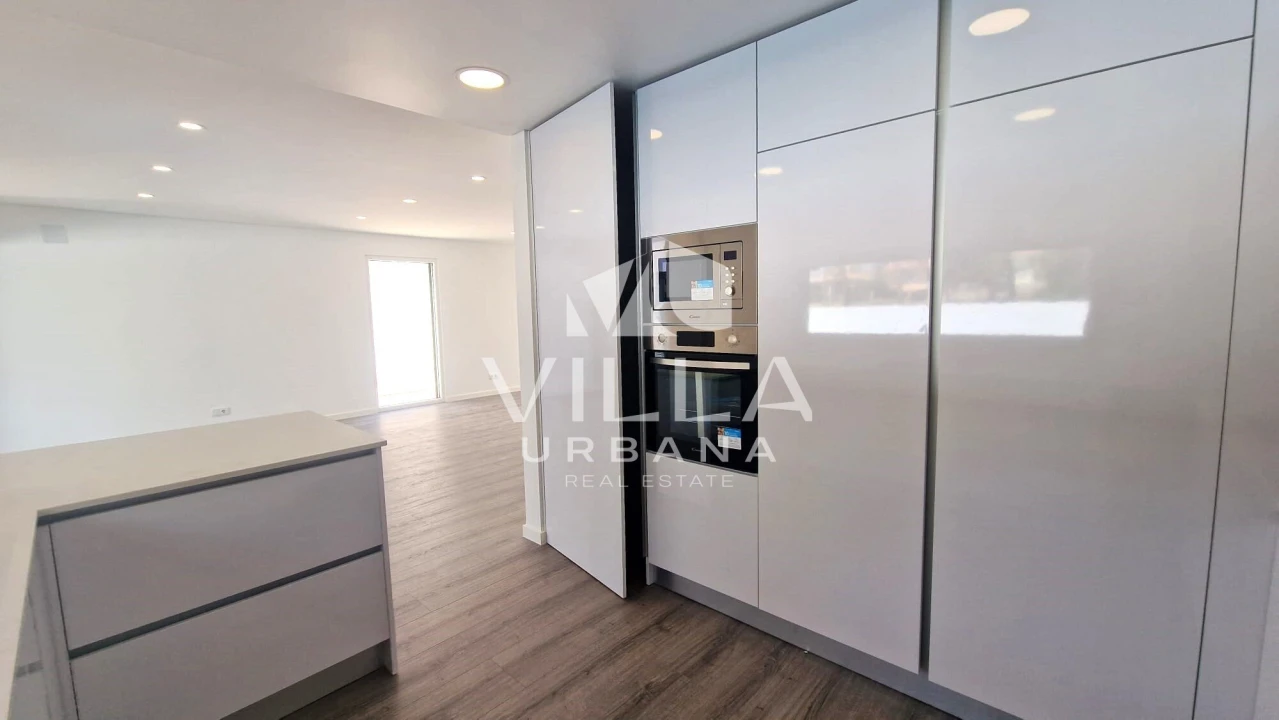 Moradia T4 para Venda em Fernao Ferro Foto 3