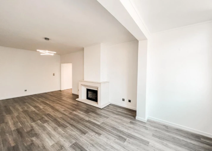 Apartamento T2 para Venda em Cascais e Estoril Foto 3