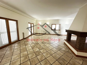 Moradia T0 para Venda em Sesimbra (Castelo)