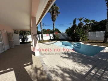 Moradia T0 para Venda em Sesimbra (Castelo)