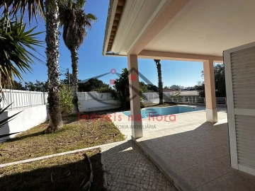 Moradia T0 para Venda em Sesimbra (Castelo)