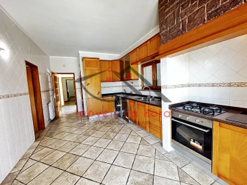 Moradia T0 para Venda em Sesimbra (Castelo)