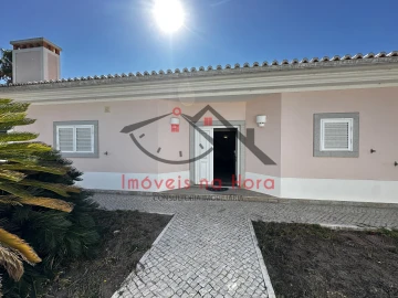 Moradia T0 para Venda em Sesimbra (Castelo)
