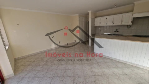 Apartamento T1 para Venda em São João das Lampas e Terrugem