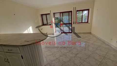 Apartamento T1 para Venda em São João das Lampas e Terrugem