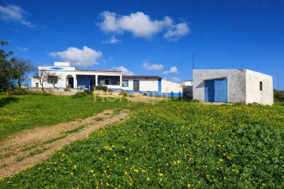 Quinta T3 para Venda em Quelfes