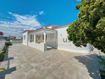 Moradia T5 para Venda em Vila Nova de Cacela