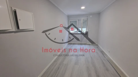 Apartamento T2 para Venda em Benfica