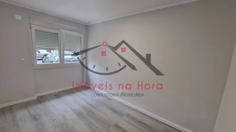 Apartamento T2 para Venda em Benfica