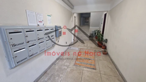 Apartamento T2 para Venda em Benfica