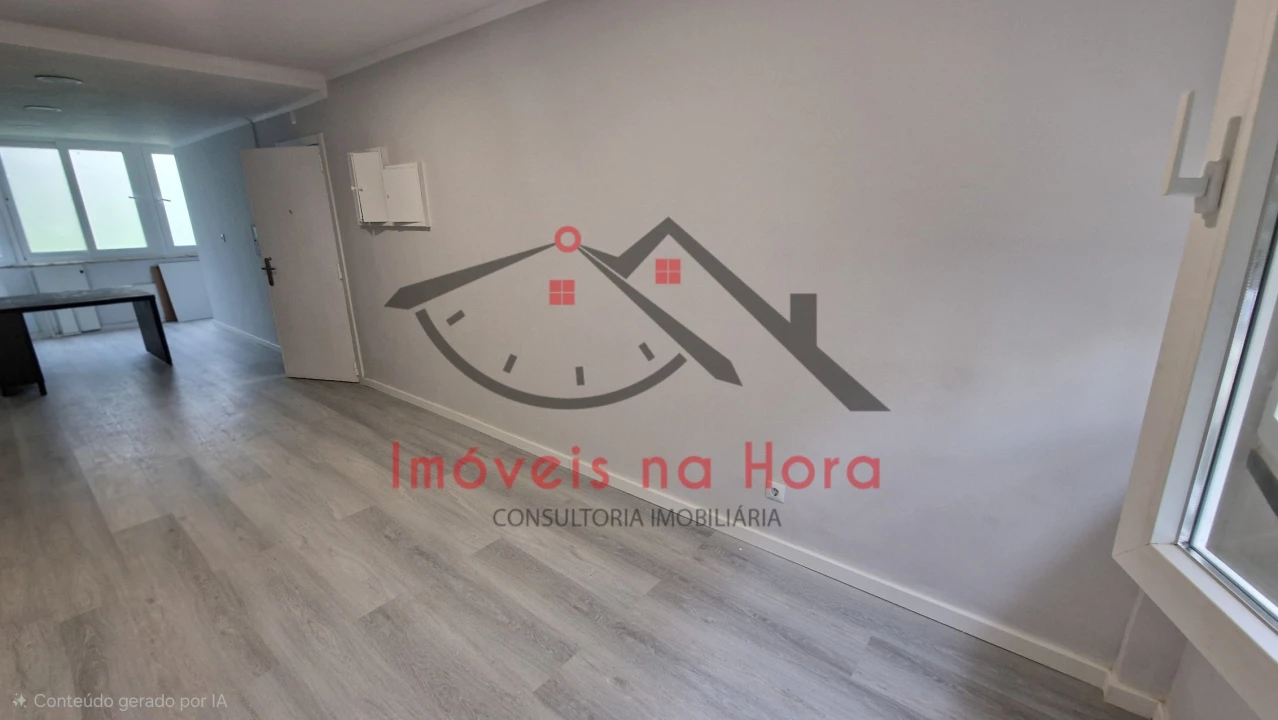 Apartamento T2 para Venda em Benfica Foto 8