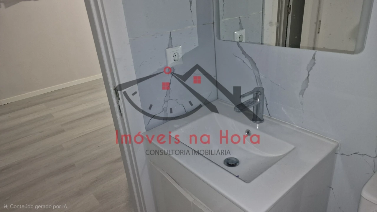 Apartamento T2 para Venda em Benfica Foto 12