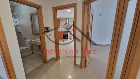 Moradia T5 para Venda em Laranjeiro e Feijó