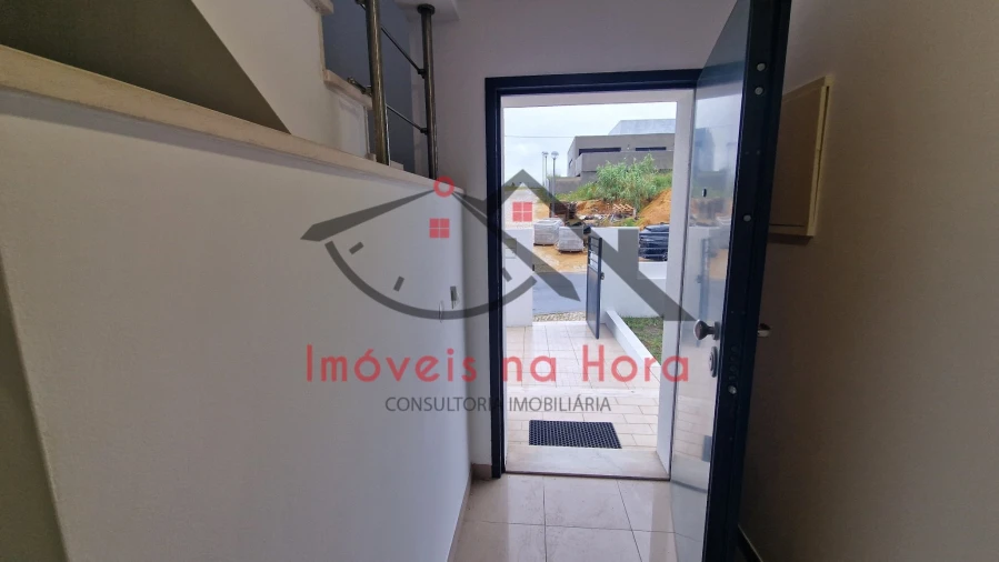 Moradia T5 para Venda em Laranjeiro e Feijó Foto 8