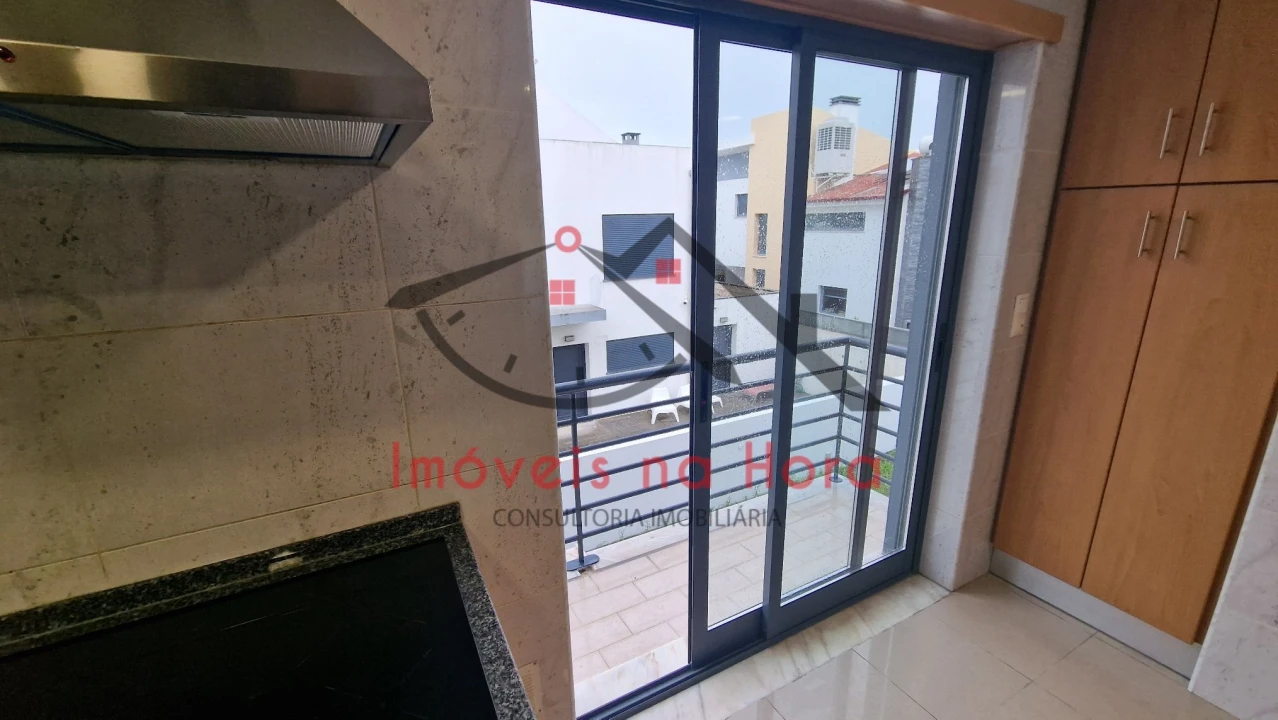 Moradia T5 para Venda em Laranjeiro e Feijó Foto 19