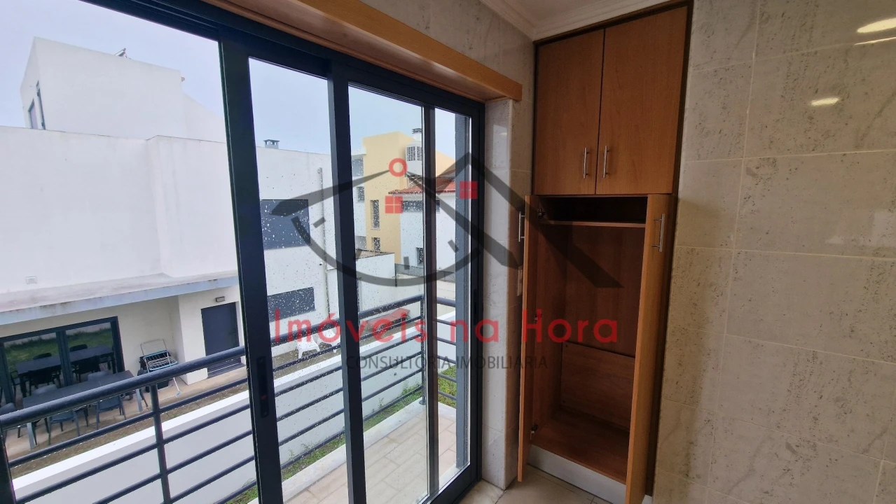 Moradia T5 para Venda em Laranjeiro e Feijó Foto 20