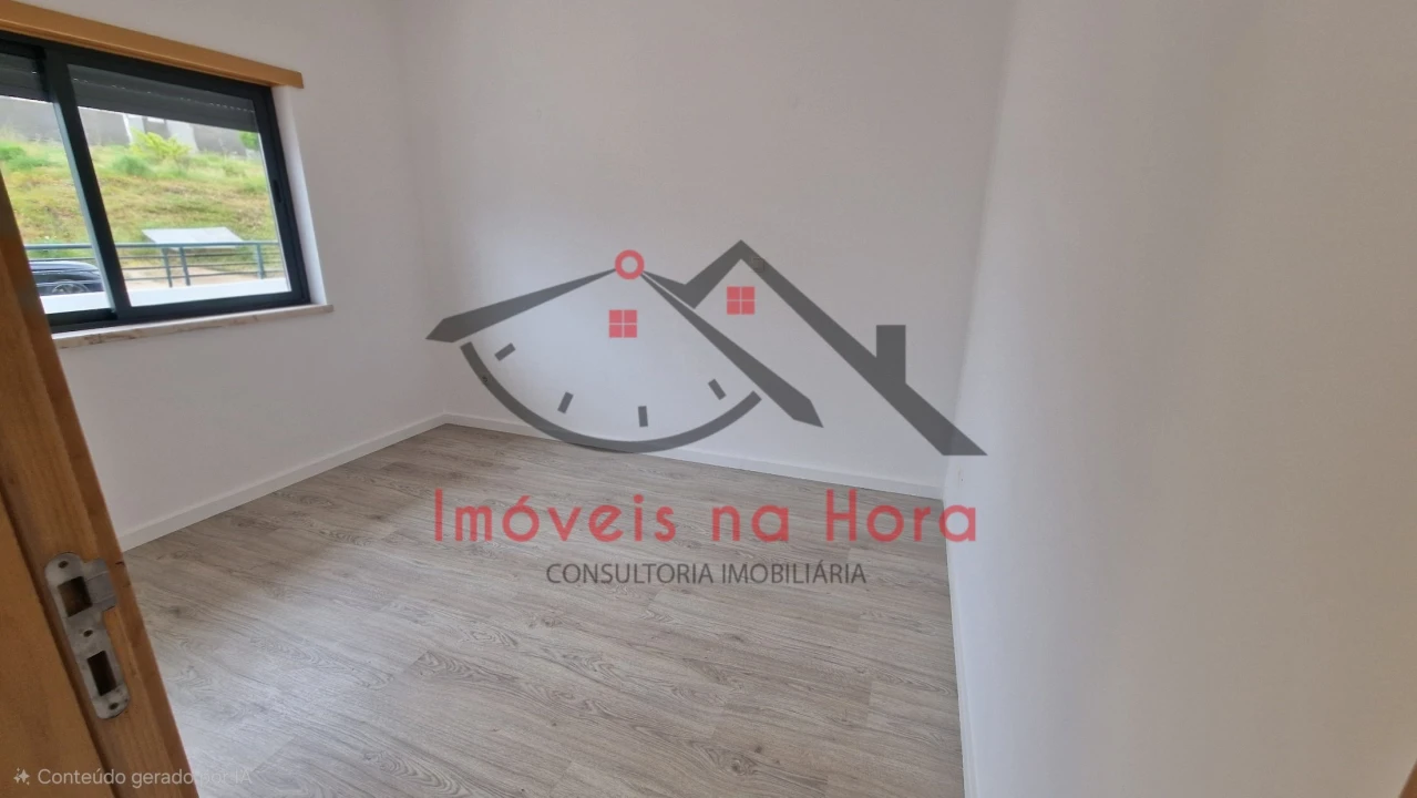 Moradia T5 para Venda em Laranjeiro e Feijó Foto 10