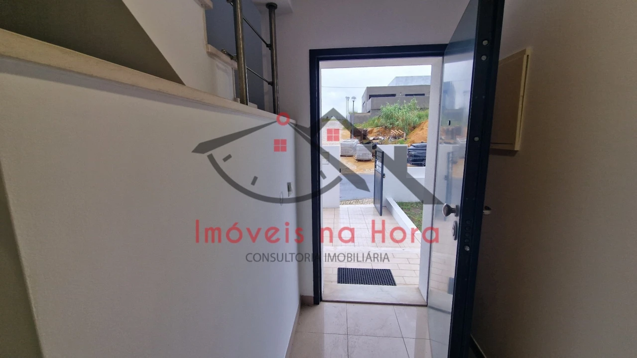 Moradia T5 para Venda em Laranjeiro e Feijó Foto 8