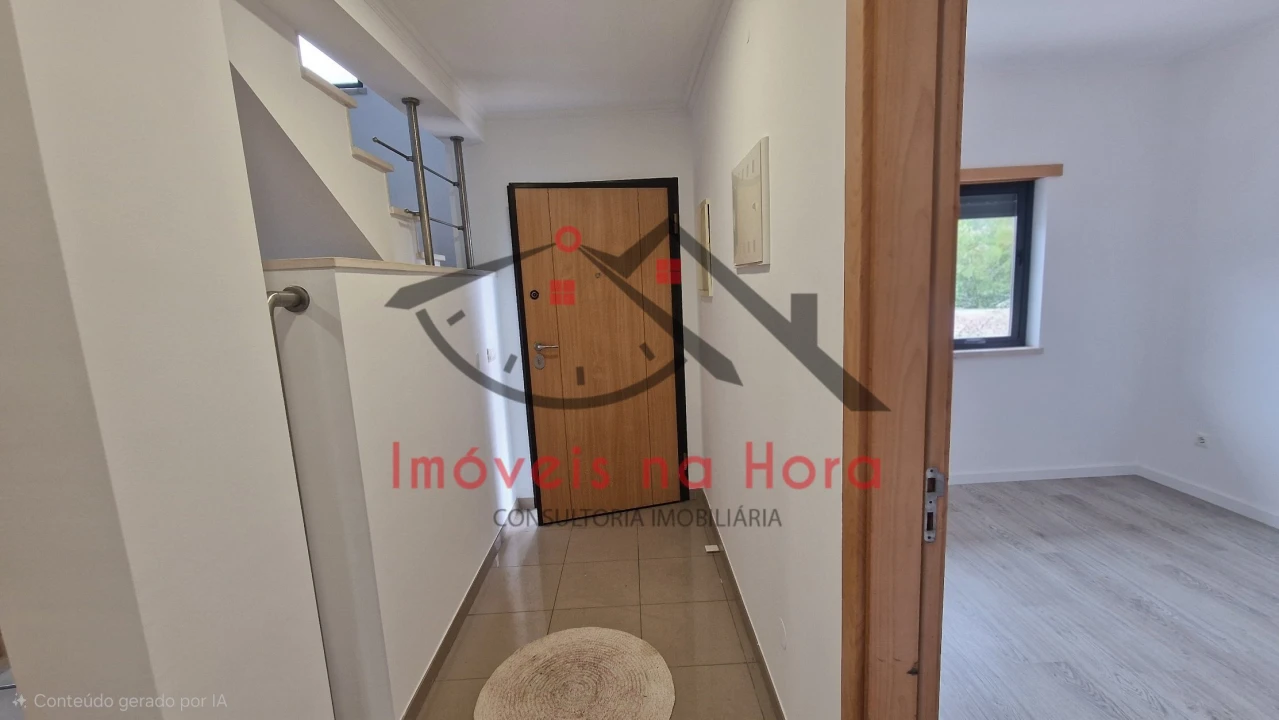 Moradia T5 para Venda em Laranjeiro e Feijó Foto 9