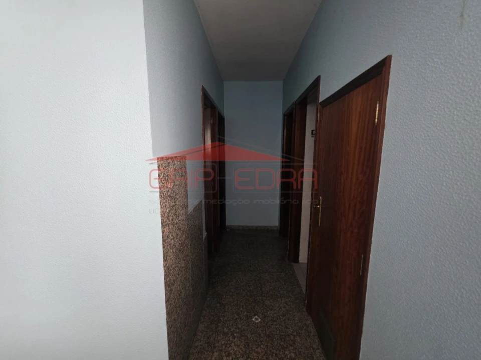 Loja para Venda em Candoso Santiago e Mascotelos Foto 12