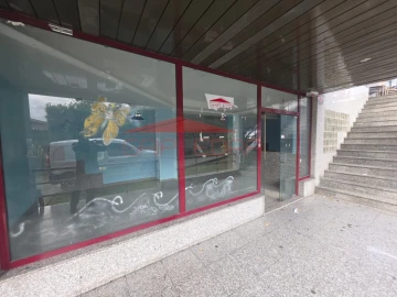 Loja para Venda em Candoso Santiago e Mascotelos