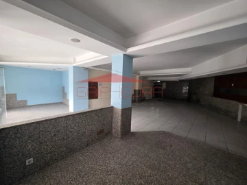 Loja para Venda em Candoso Santiago e Mascotelos