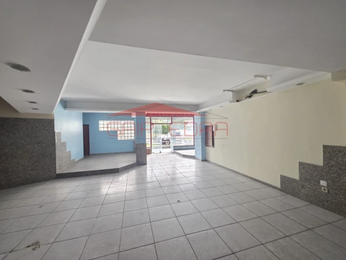 Loja para Venda em Candoso Santiago e Mascotelos Foto 3