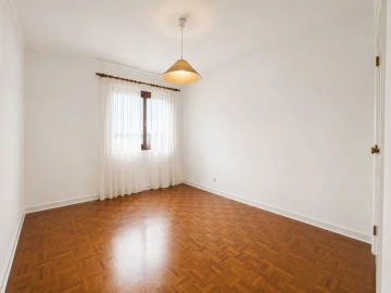 Apartamento T5 para Venda em Santo Antonio dos Olivais